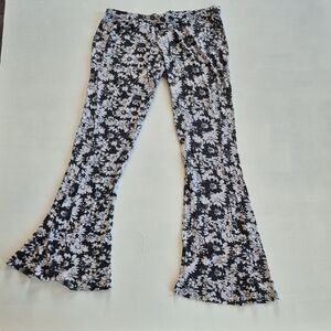 Black And White Floral Soft Pants